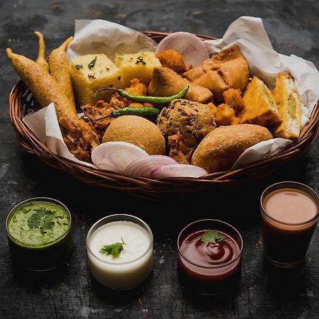 מלון Capital O Bvh Hospitality Near Pvr Ansal Plaza Greater נוידה מראה חיצוני תמונה