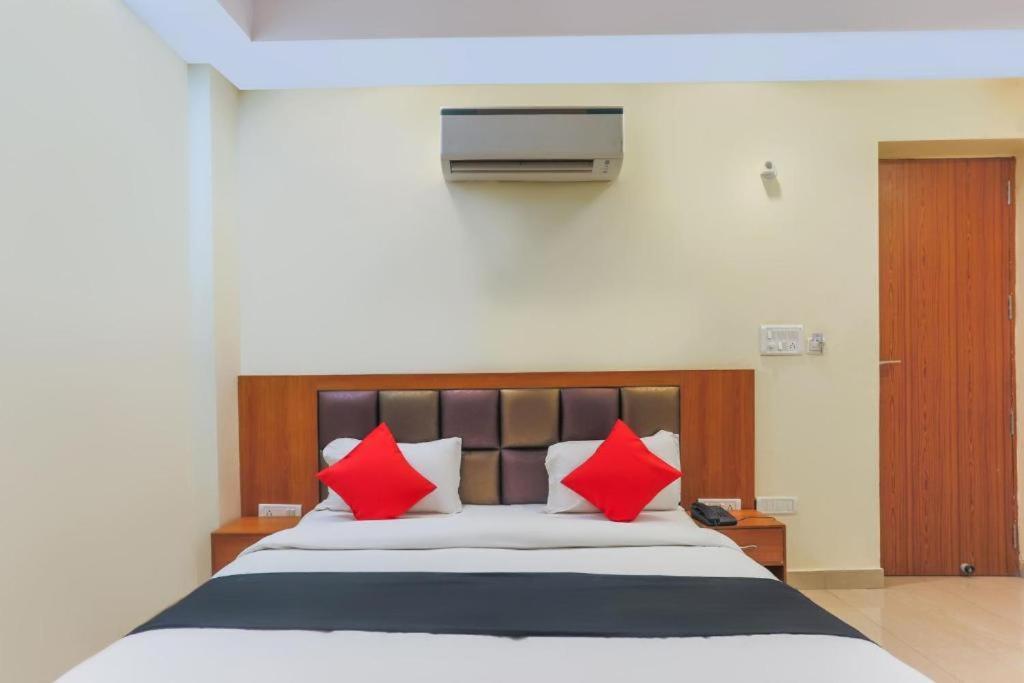 מלון Capital O Bvh Hospitality Near Pvr Ansal Plaza Greater נוידה מראה חיצוני תמונה