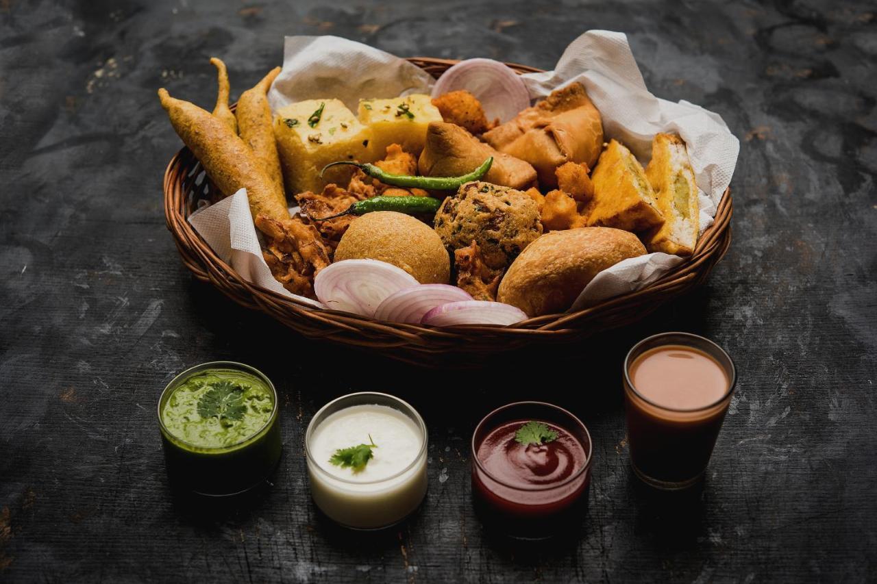 מלון Capital O Bvh Hospitality Near Pvr Ansal Plaza Greater נוידה מראה חיצוני תמונה