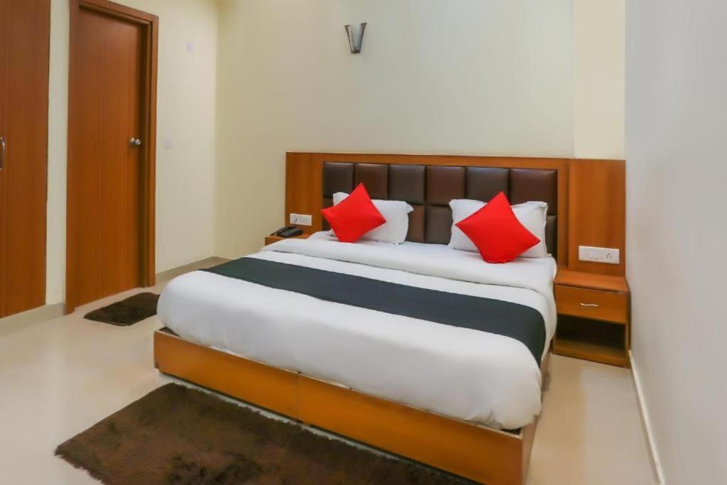 מלון Capital O Bvh Hospitality Near Pvr Ansal Plaza Greater נוידה מראה חיצוני תמונה